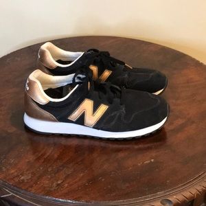 New Balance 520 Rose Gold Black Size 9.5 Women’s
